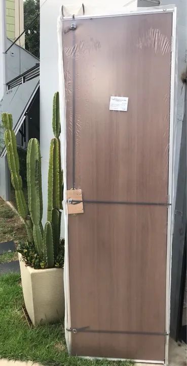 Porta Ébano com Marco de alumínio