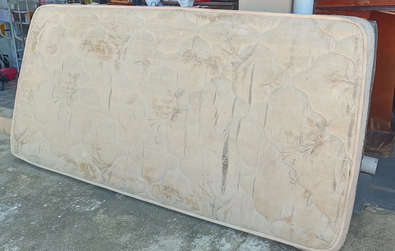 COLCHÃO DE SOLTEIRO 