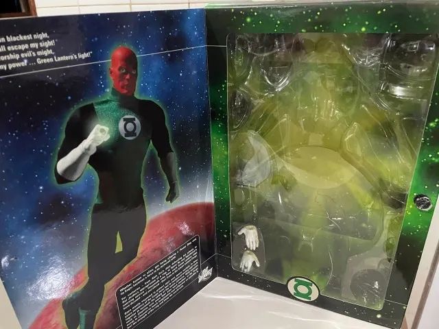 Lanterna Verde Acessórios Dc direct Deluxe (01 par de mãos) 1/6 33cm  - Foto 4