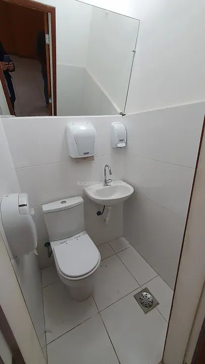 Lojão com Escritório e duas vagas com 194 m2 - Santa Catarina - Foto 12