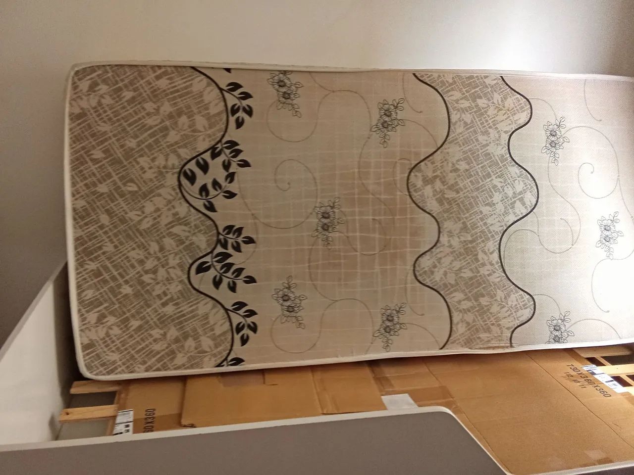 Cama armário escrivaninha sem colchao