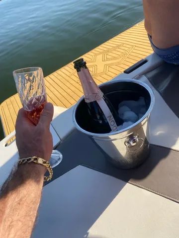 Lancha Regal Americana, V6 injetada legítima, rara, volvo penta - Foto 11