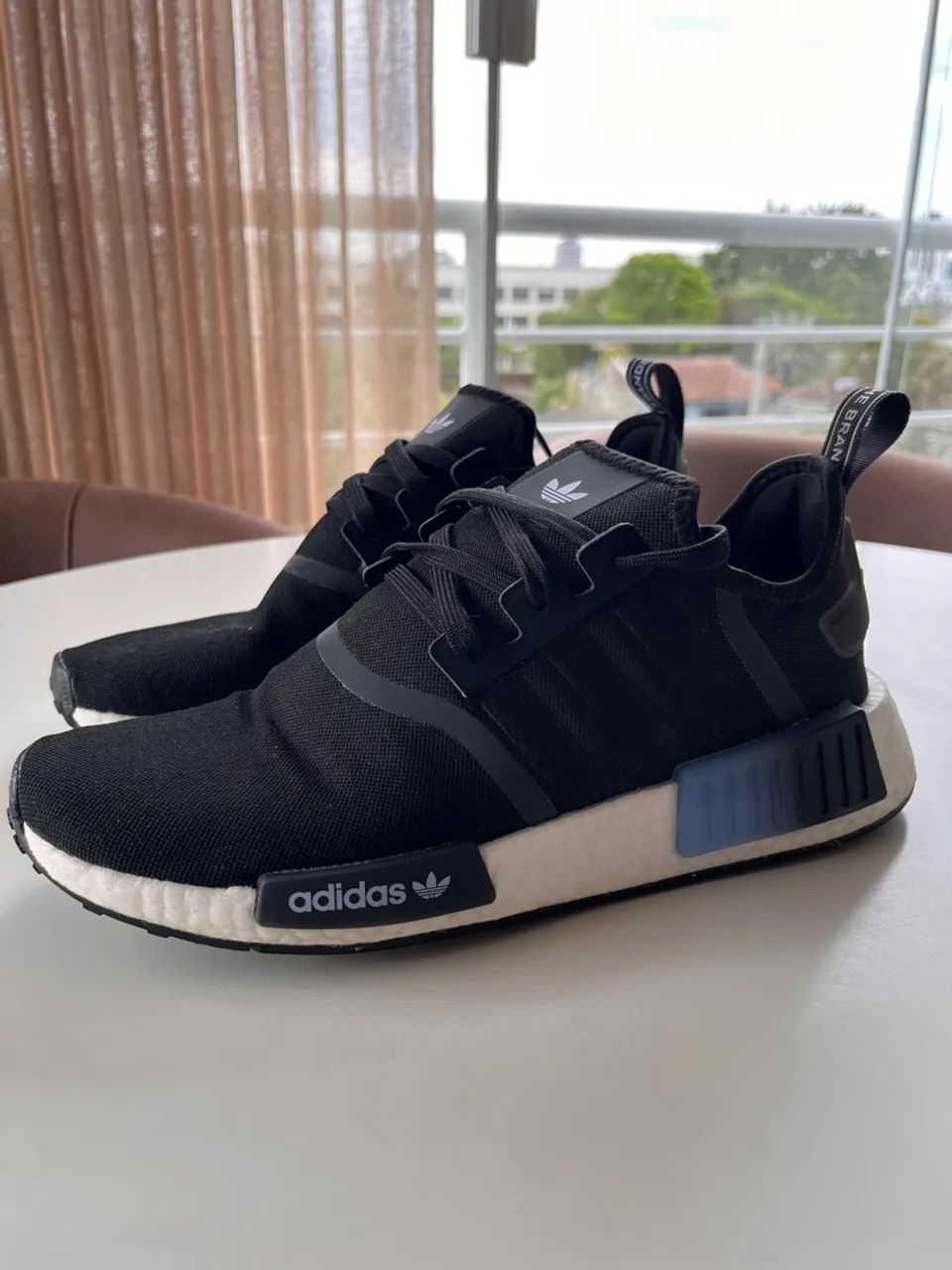 Tênis Adidas NMD R1
