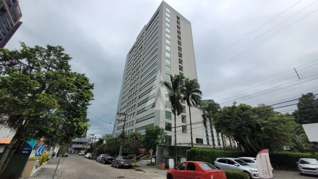 Sala em JOINVILLE, no bairro CENTRO, à venda.