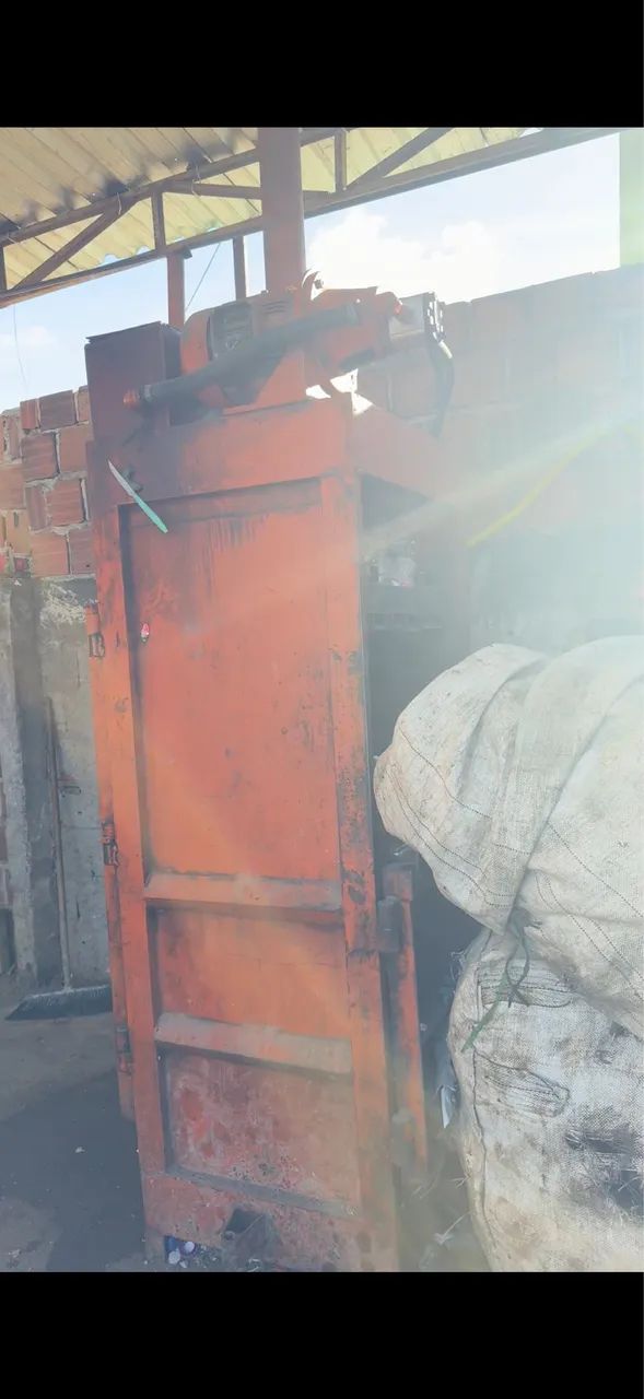 Prensa enfardadeira 12.000,00 pra hoje!!!  - Foto 4