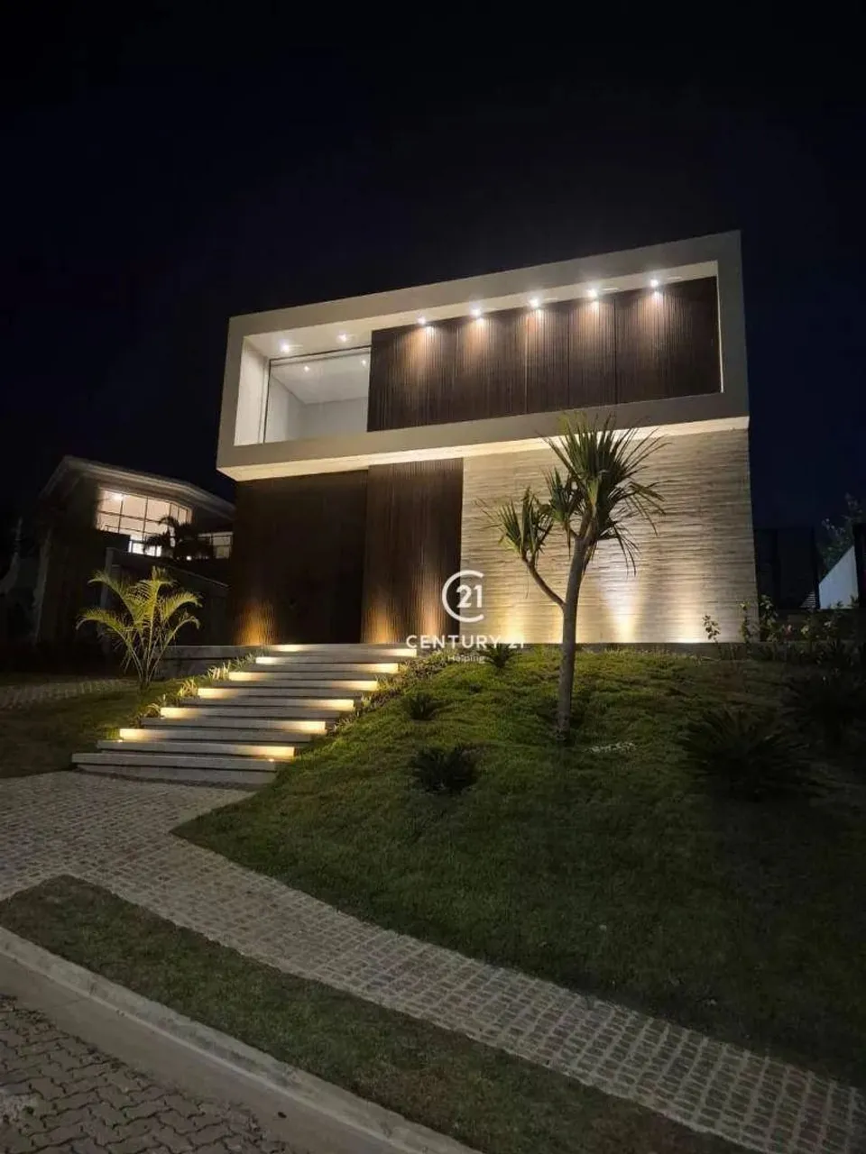 Sobrado à venda e para locação com 4 suítes no Residencial Jatibela, em Campinas/SP