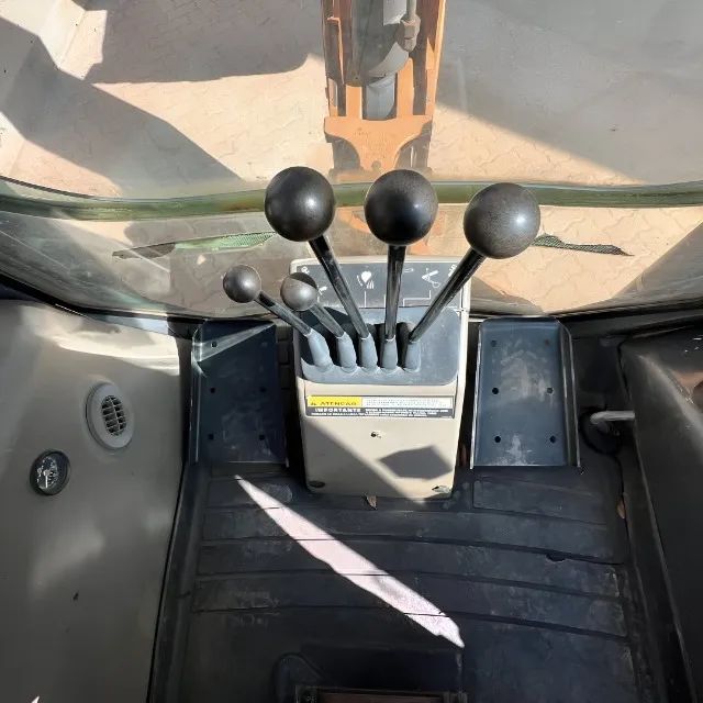 RETROESCAVADEIRA CASE 580N 4X2 ANO 2014 - Foto 6