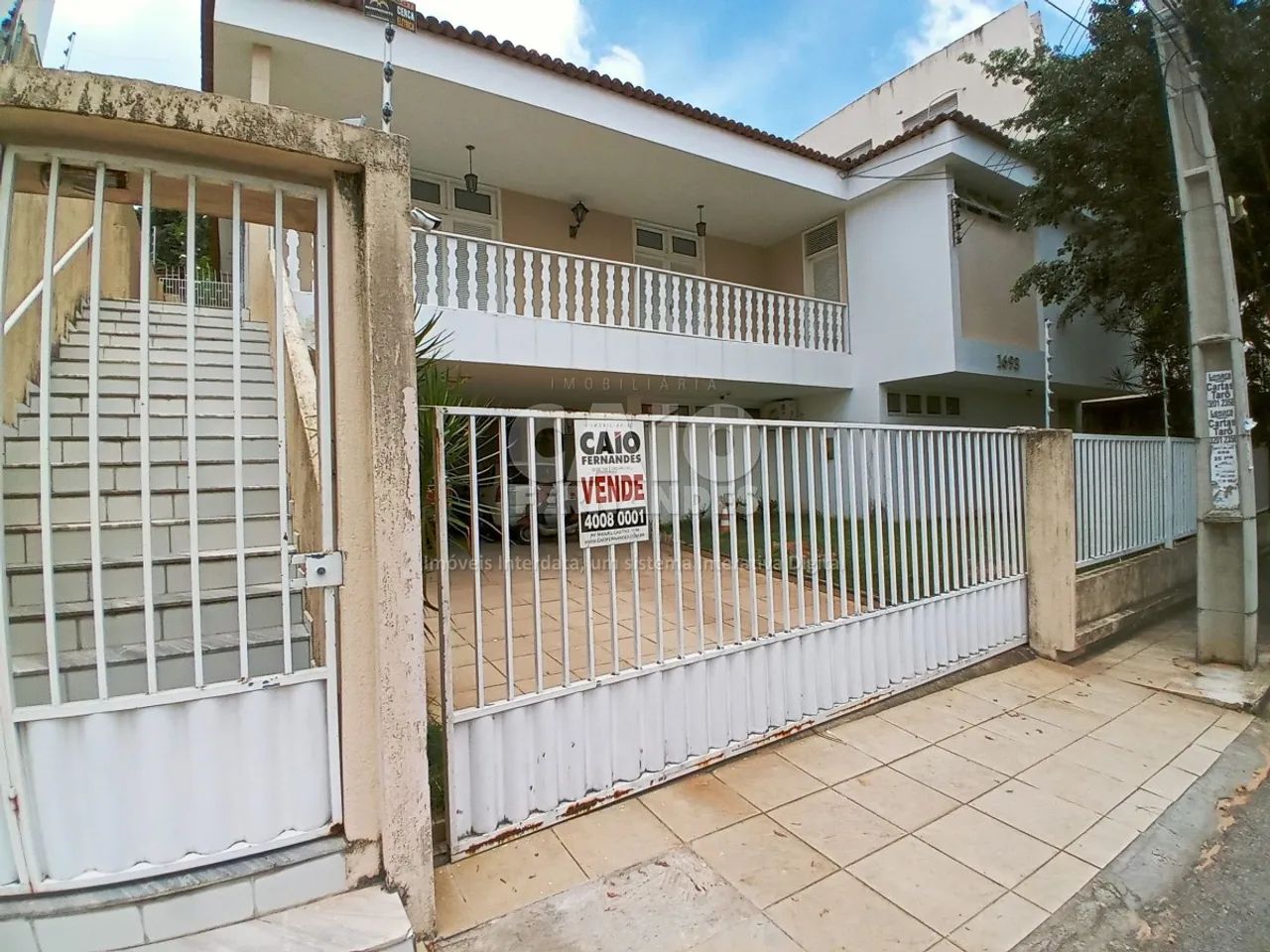 Prédio comercial em Tirol