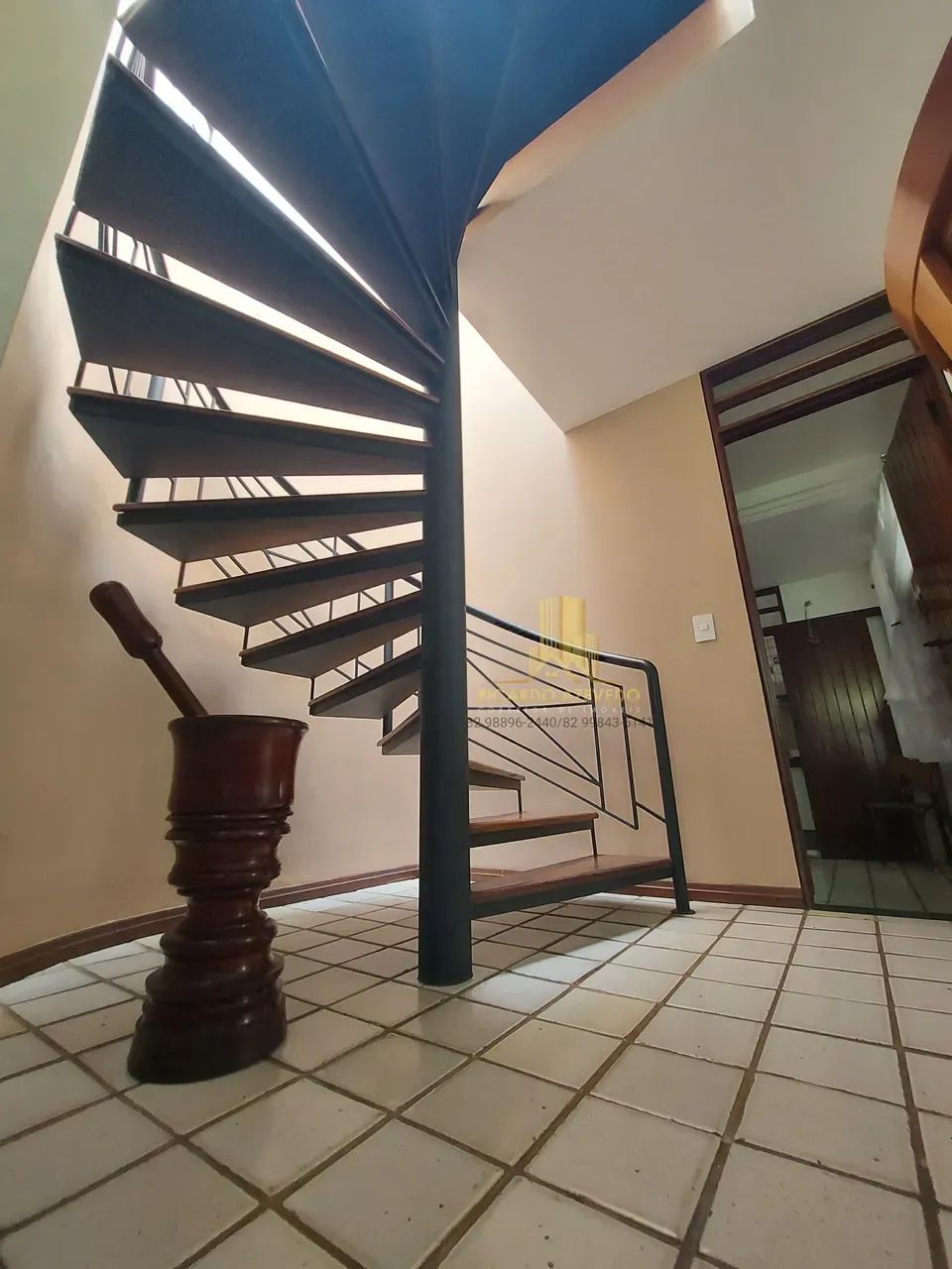 Bairro Jatiúca, Casa para locação comercial. Dois pavimentos, jardim, varanda, móveis plan - Foto 12