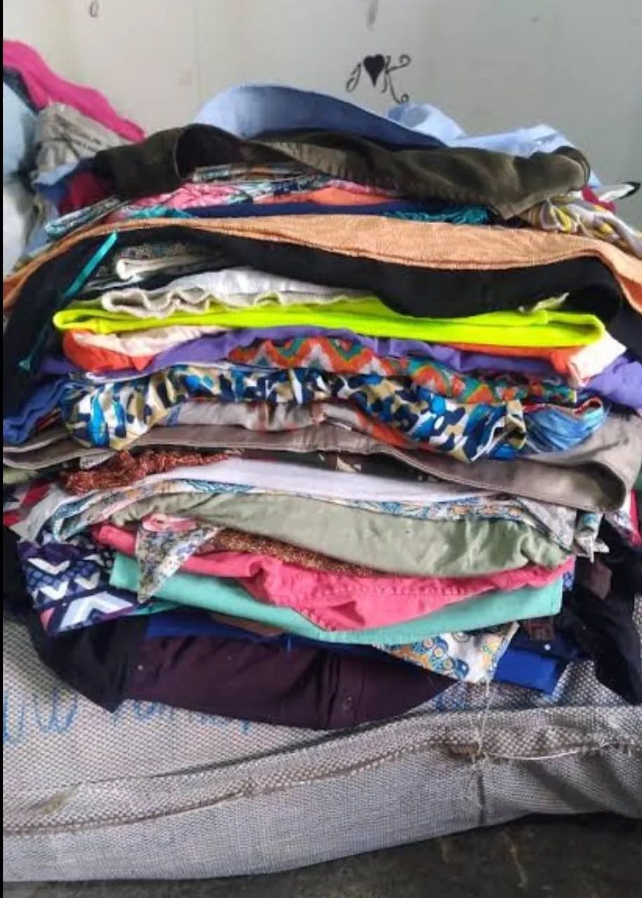 Brechó - Lote de 40 roupas variadas M/G