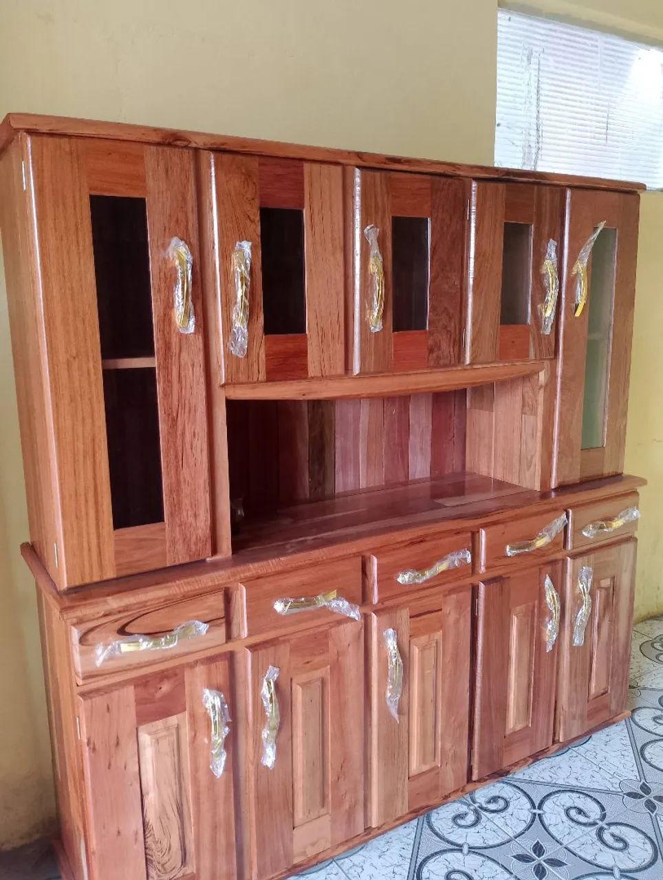 Armário de cozinha 5 portas todo de madeira  - Foto 3