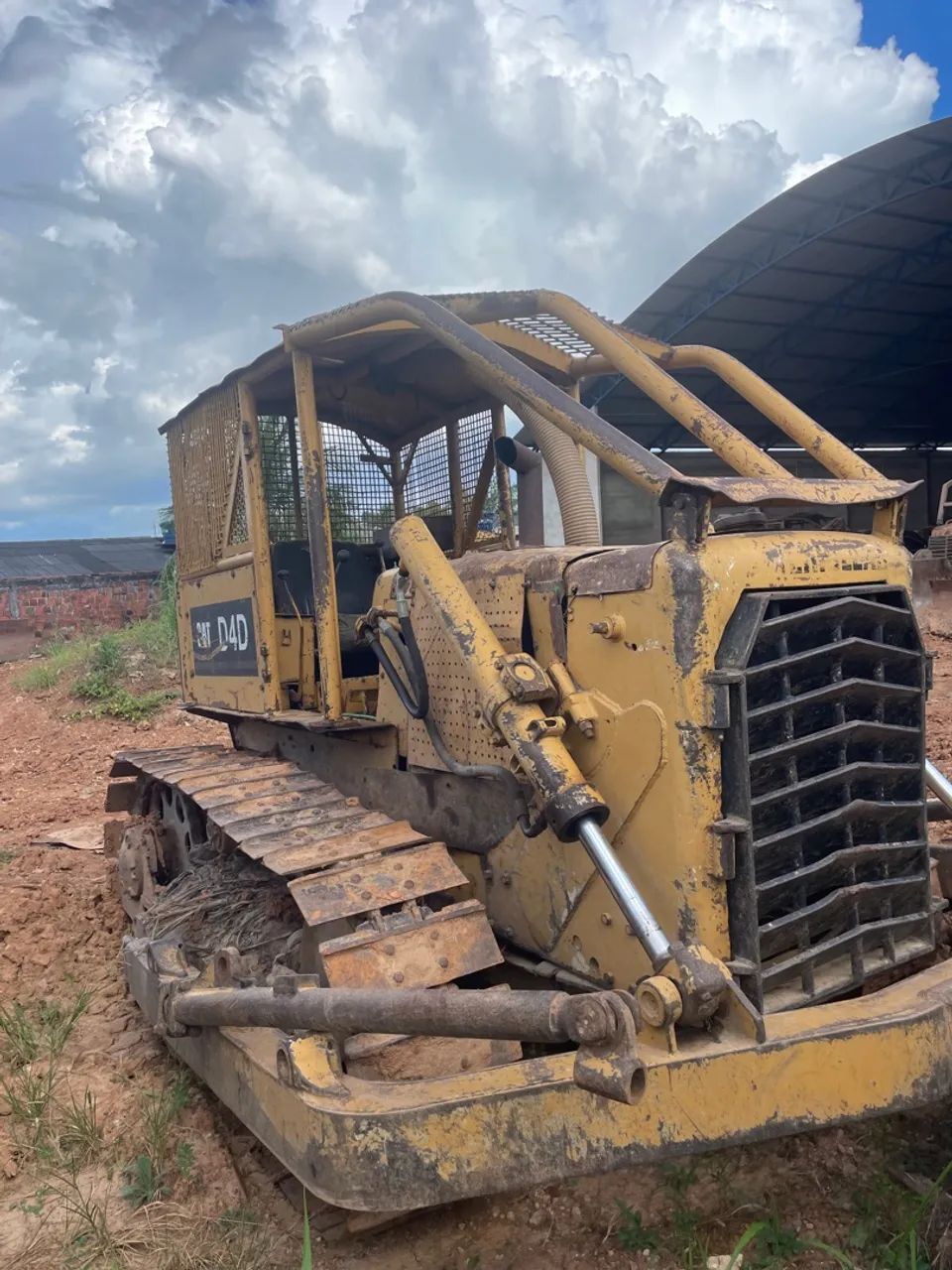 Trator de Esteira Caterpillar D4D