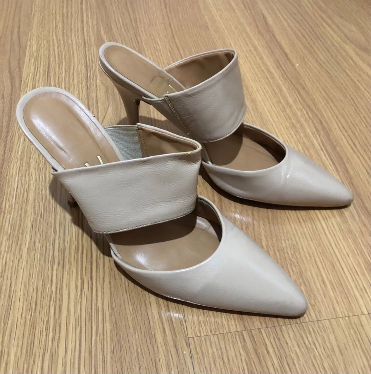 Lindo sapato da marca Vizzano, bege, número 36, pouco usado.