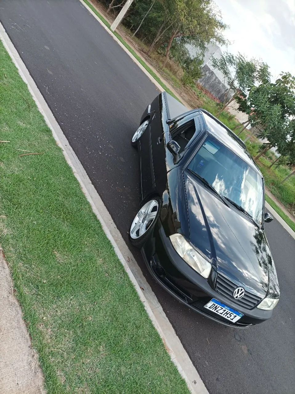 Saveiro g3 rebaixada com roda 17 e som  - Foto 4