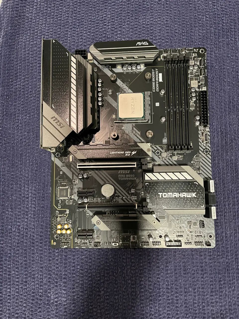 Placa mãe MSI B550 TOMAHAWK - Foto 3
