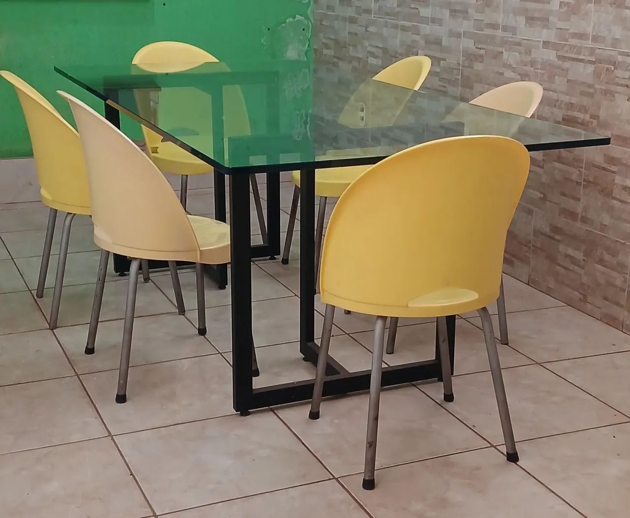 Mesa de vidro com cadeiras - Foto 4