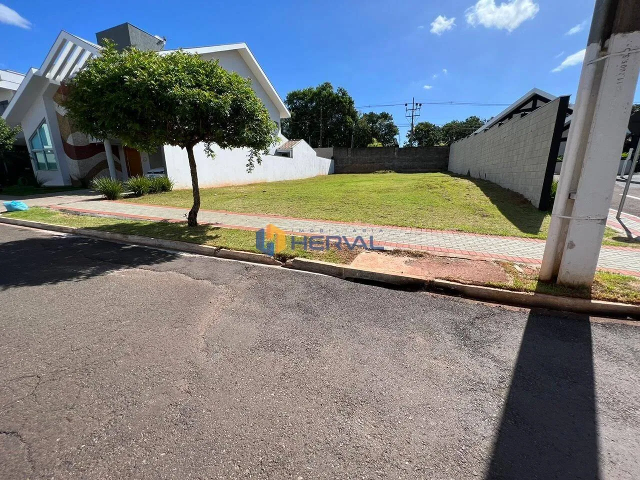 Terreno à venda, 596 m² por R$ 1.100.000 - Parque Industrial - Maringá/PR