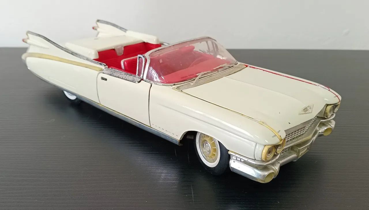 Maisto: 1959 Cadillac Eldorado Biarritz White (33202) in 1:12 Maisto: 1959 Cadillac Eldorado Biarritz White (33202) in 1:12