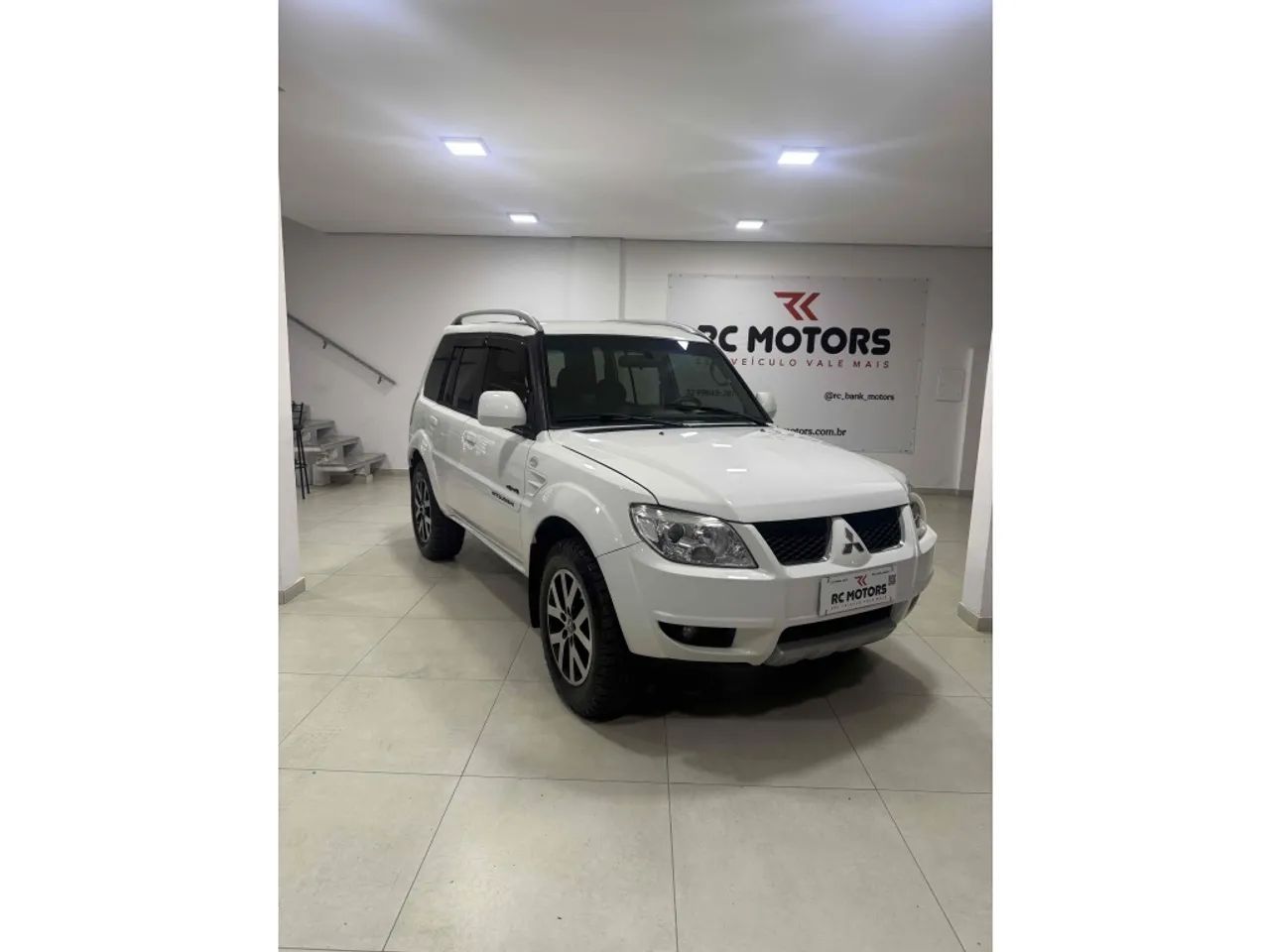 Mitsubishi Pajero tr4 2015 2.0 4x4 16v 140cv flex 4p automático