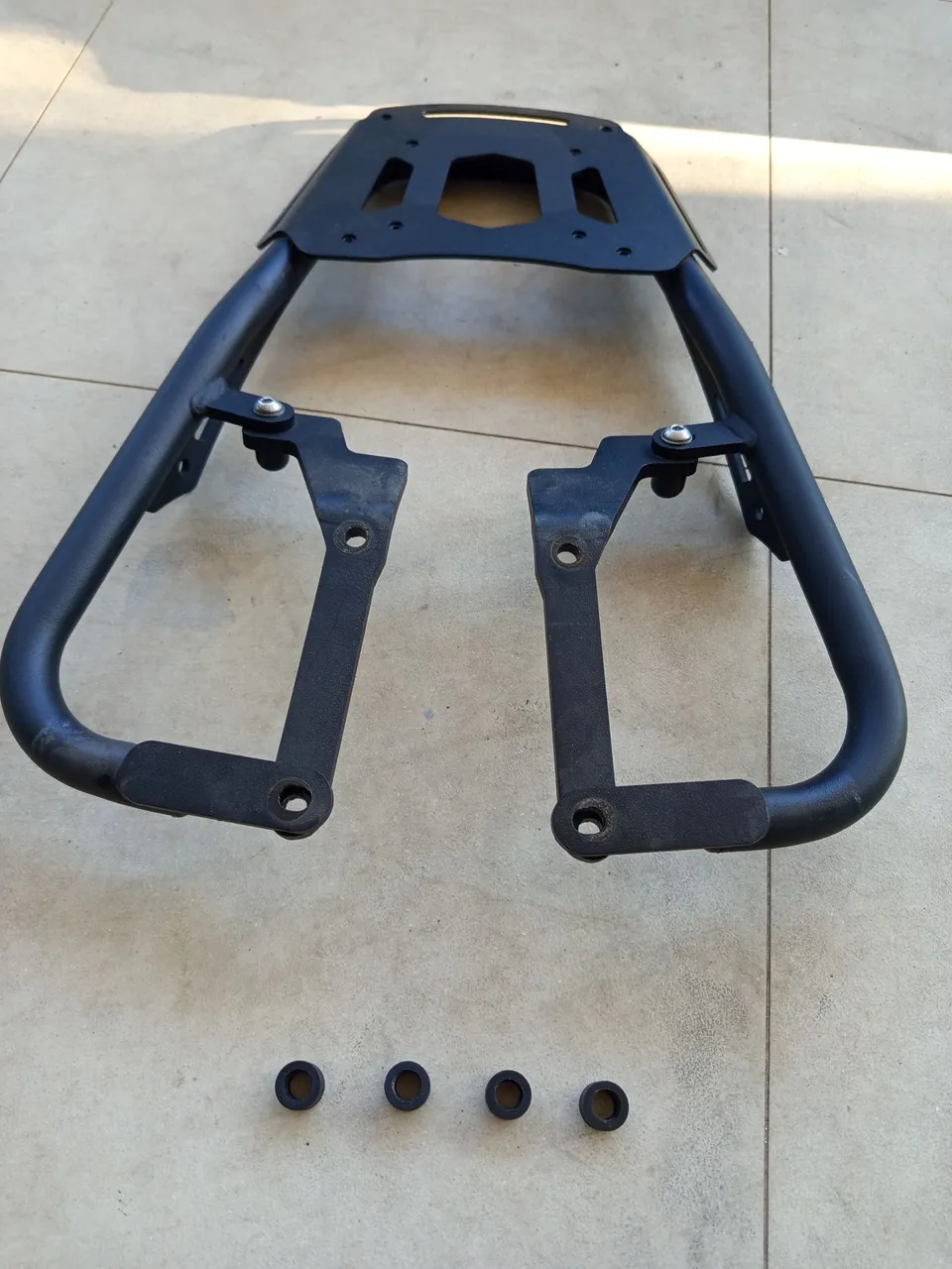 Suporte baú Bagageiro Tiger Sport 660