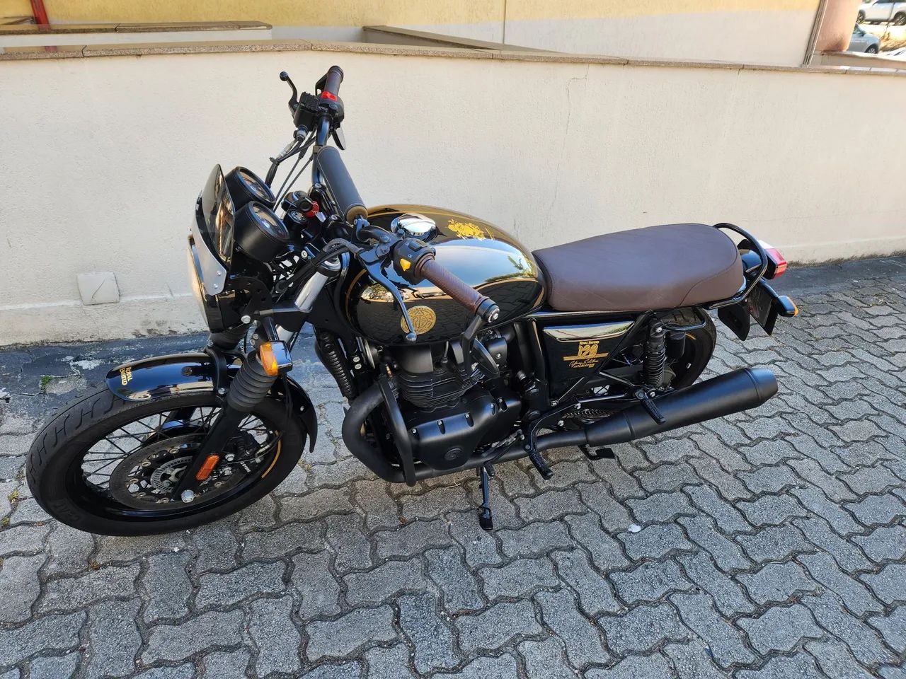 Royal Interceptor 650  120 year edição unica