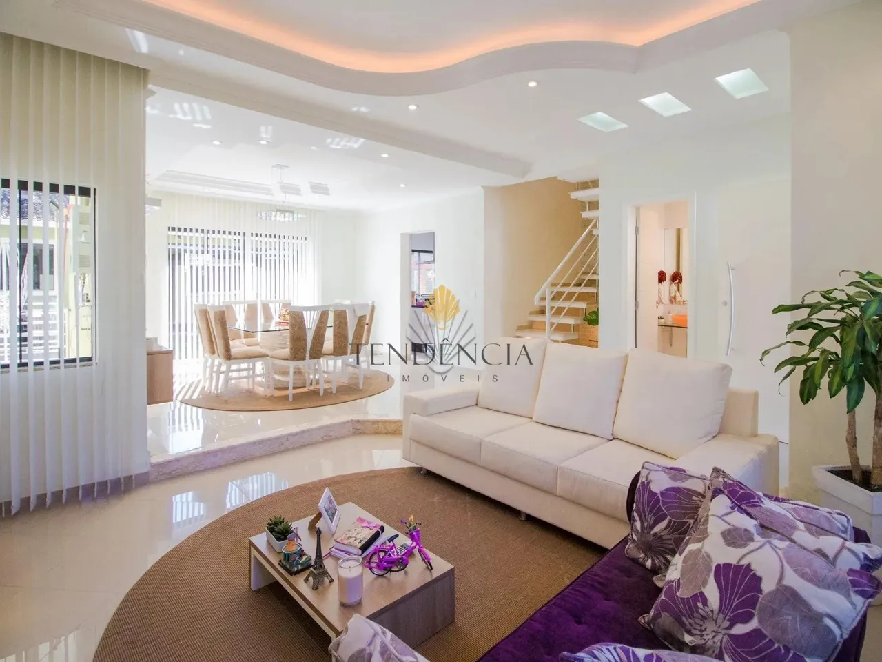Casa com 3 quartos para locação, 305 m2, PINHEIRINHO, CURITIBA - PR
