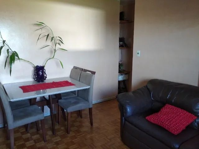 VENDO APARTAMENTO CONSERVADO 3 QUARTOS 2 BANHEIROS COZINHA COM ARMÁRIOS