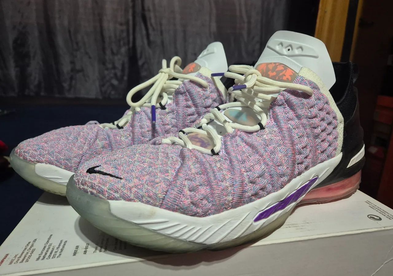 Nike LeBron 17 Low - Tamanho 38 - Raro - Foto 2