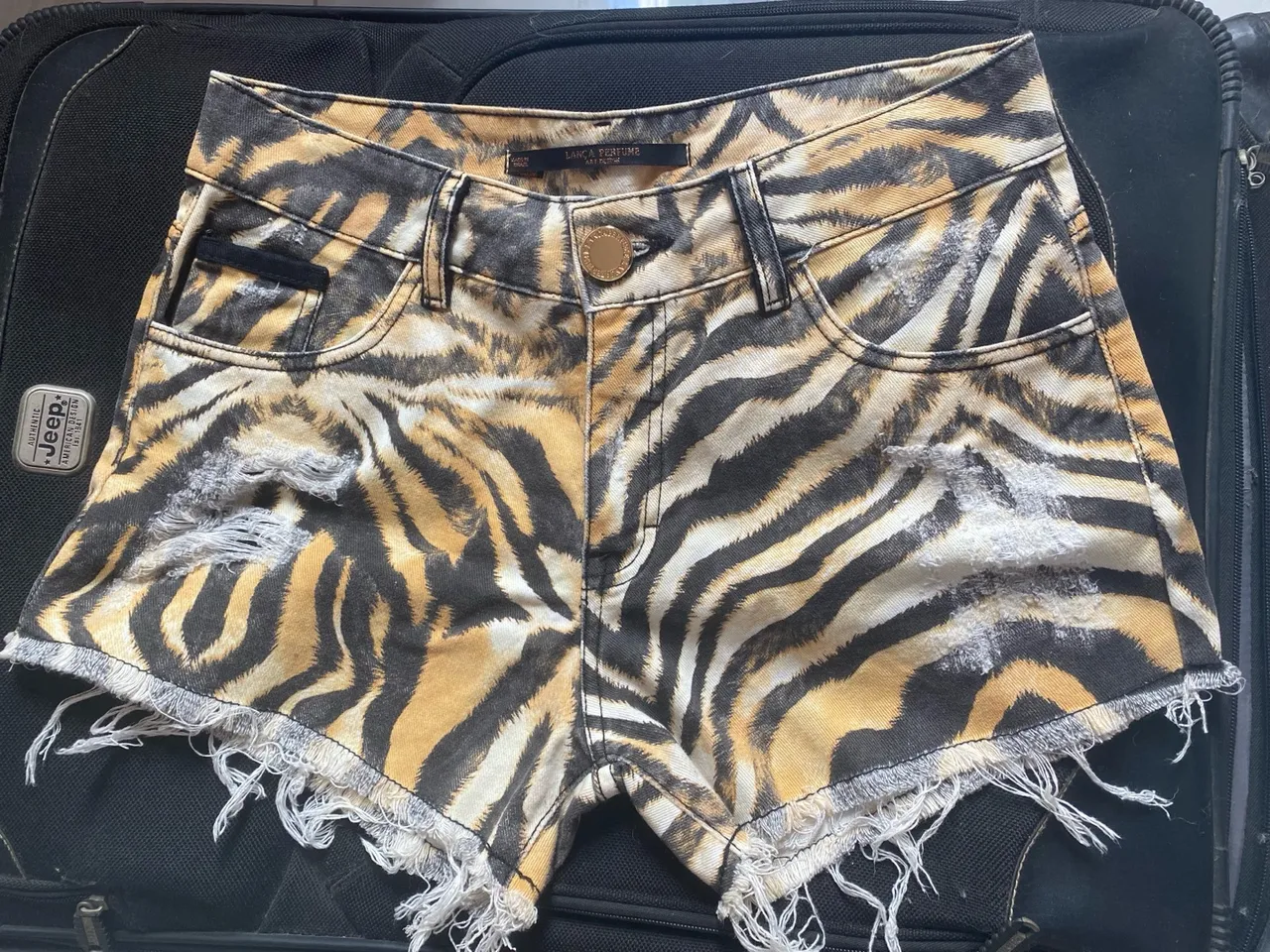 Short Estampado Animal Print Lança Perfume
