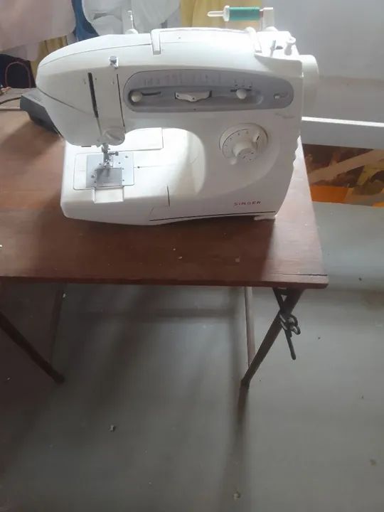 Máquina de Costura Singer - Foto 3