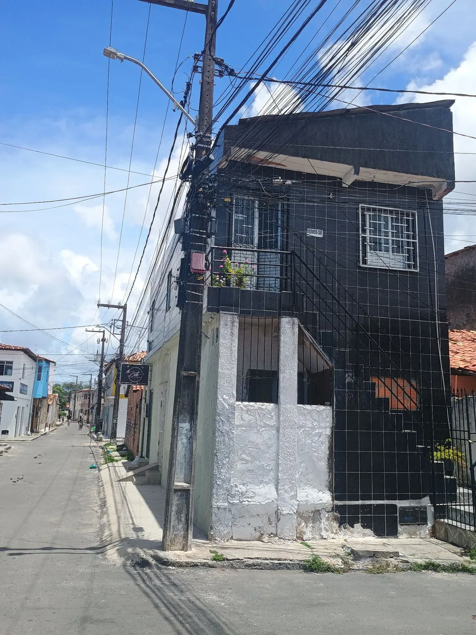 Casa no bairro industrial - Troco por carro