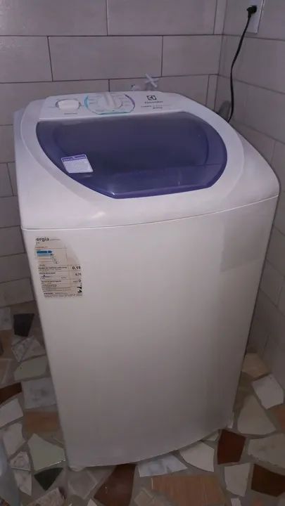 VENDO MAQUINA DE LAVAR ROUPAS ELECTROLUX 06 KG - Foto 2
