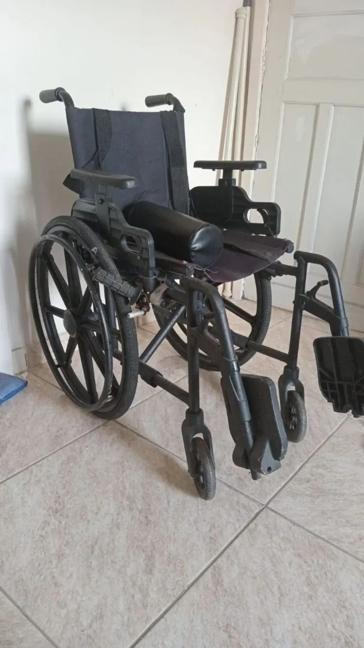 Cadeira de Rodas Portátil - Foto 3