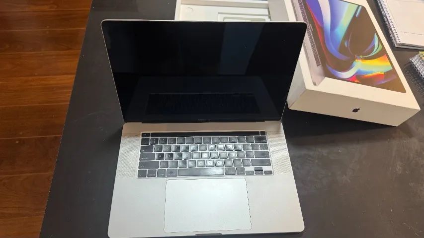 Macbook Pro A2141 Prata 16 I7 16g Ssd 512gb Touchbar Zero (Usado)