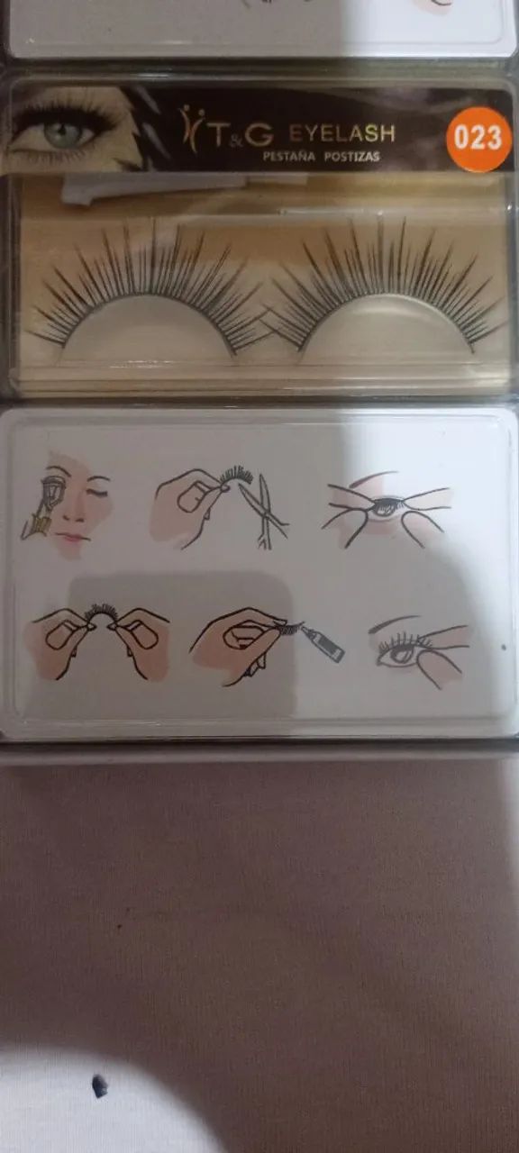 Paleta de sombras e Cílios postiços - Foto 4
