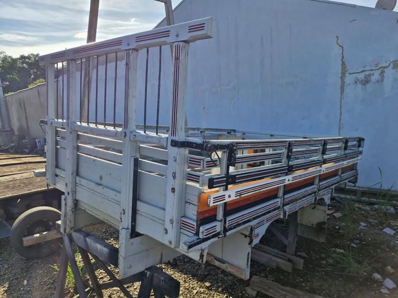 Carroceria madeira Toyota - Foto 2