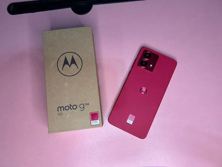 Vendo ou troco / Moto G84 5g / 12GB RAM e 256GB / com caixa completo ROM / - Foto 4
