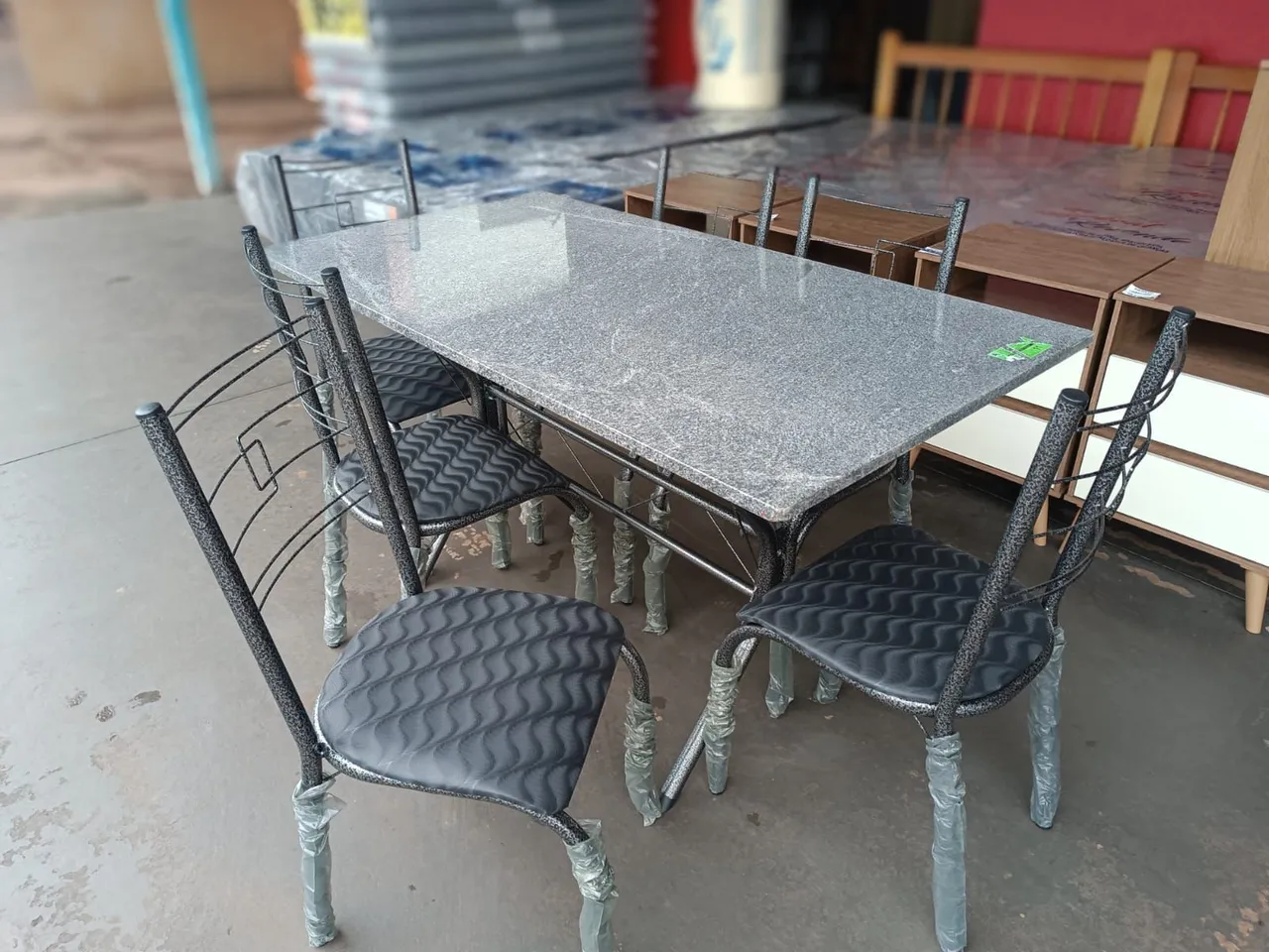 Mesa com 6 cadeiras novo garantia entrego promoção fim de mês