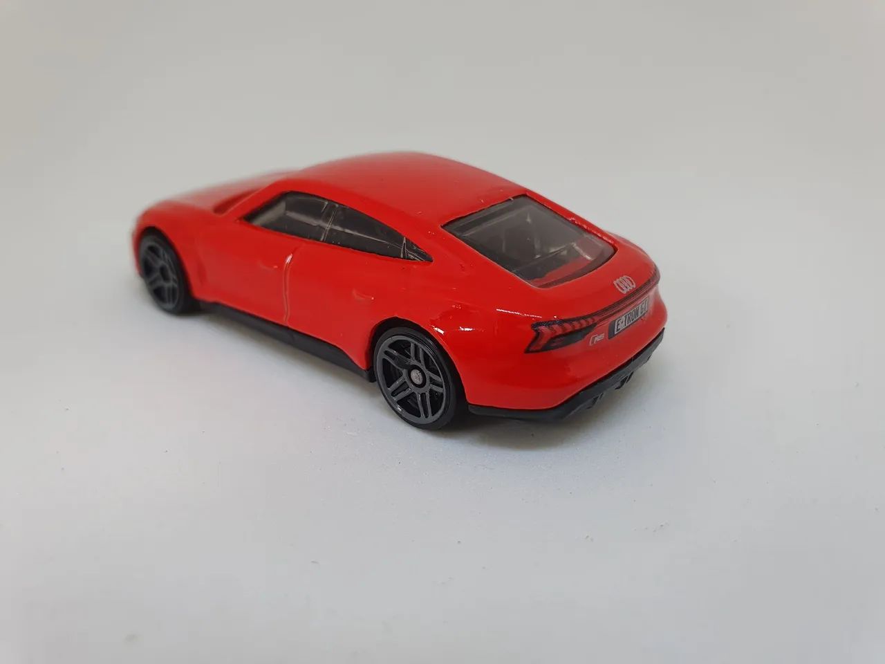 Hot Wheels Audi RS E-tron  Vermelho - Foto 2