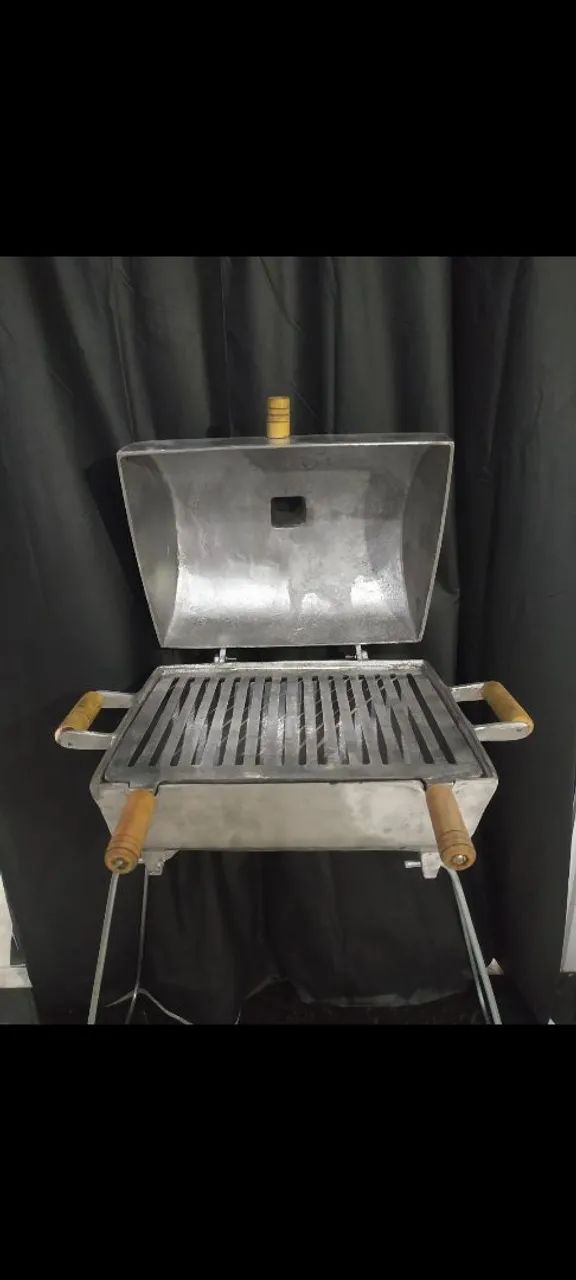 CHURRASQUEIRA A BAFO GRANDE DE ALUMÍNIO 