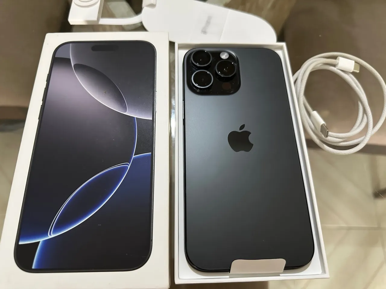 iPhone 16 Pro Max 256GB ZERO GARANTIA APPLE