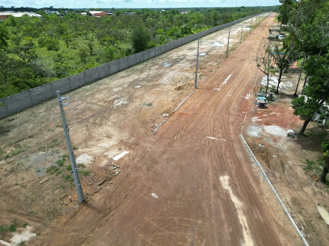 Condomínio Morada do Sol. Lotes a venda com um pequeno sinal de entrada. - Foto 2
