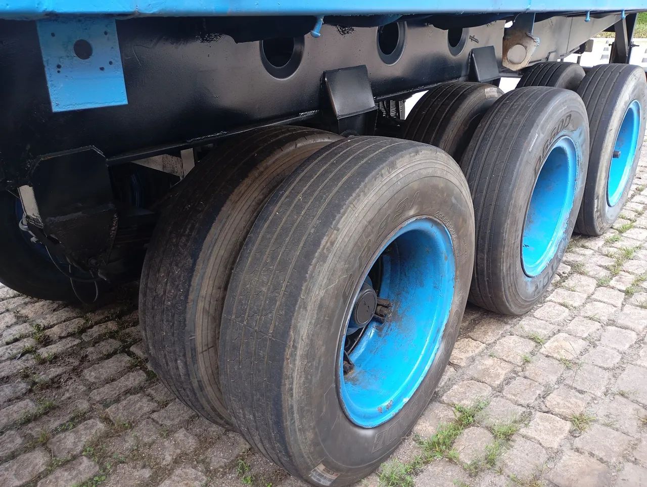 Caminhão Plataforma - Excelente estado - Foto 2