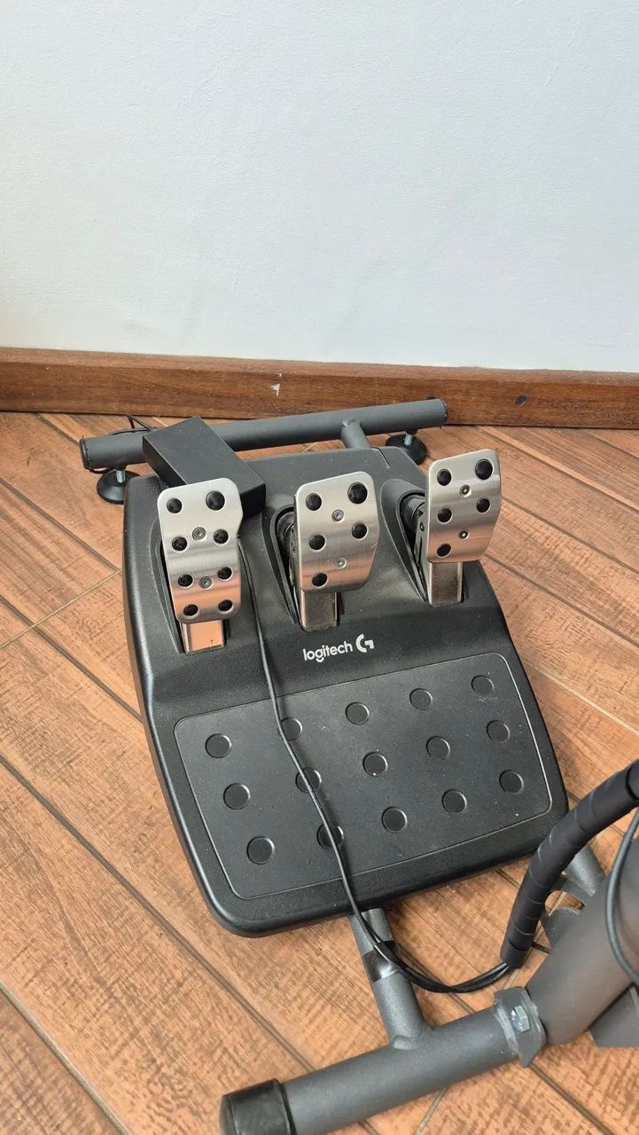 Volante logitech G920 +suporte e câmbio de scania - Foto 2