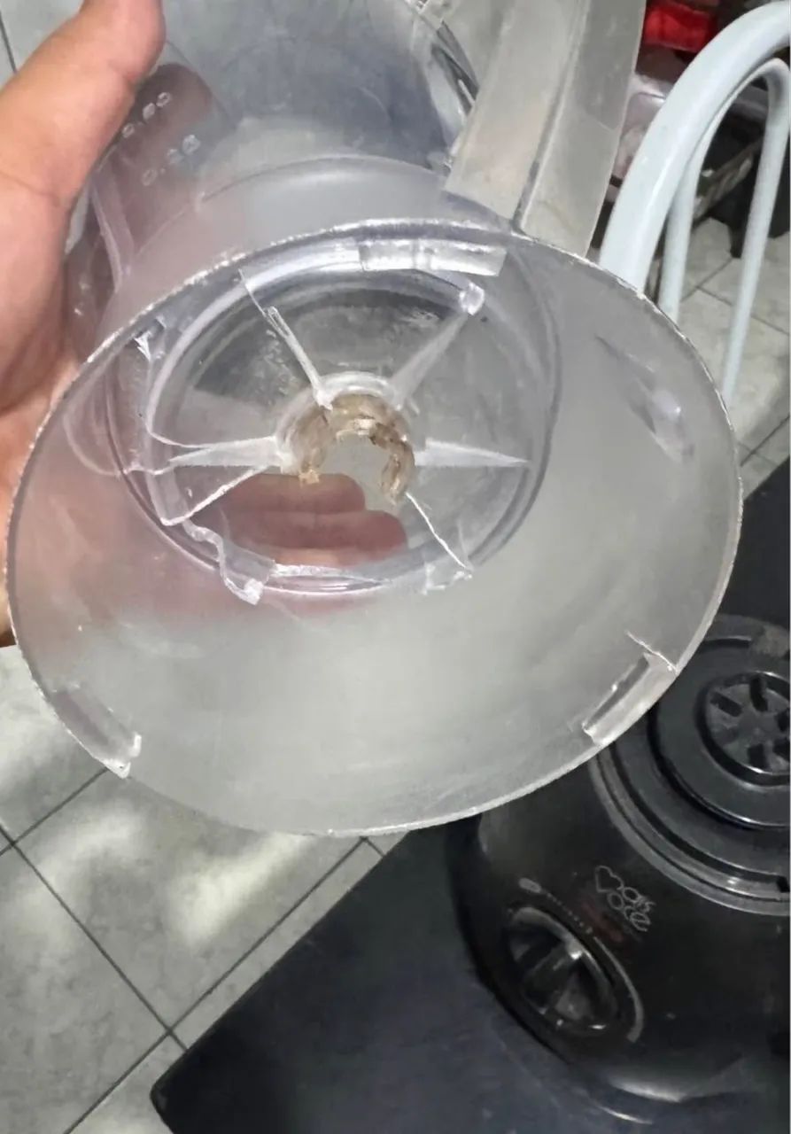 2 Motor de liquidificador funcionando perfeitamente apenas copos quebrados! - Foto 3