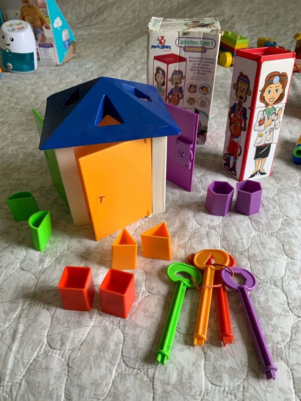 Casa de Chaves estrela - brinquedo + encaixe profissões 