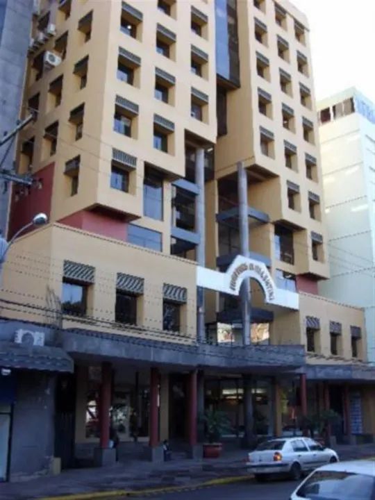 Ótimo box no Centro de Farroupilha. Box 24. Área: 12,53m². Confira!