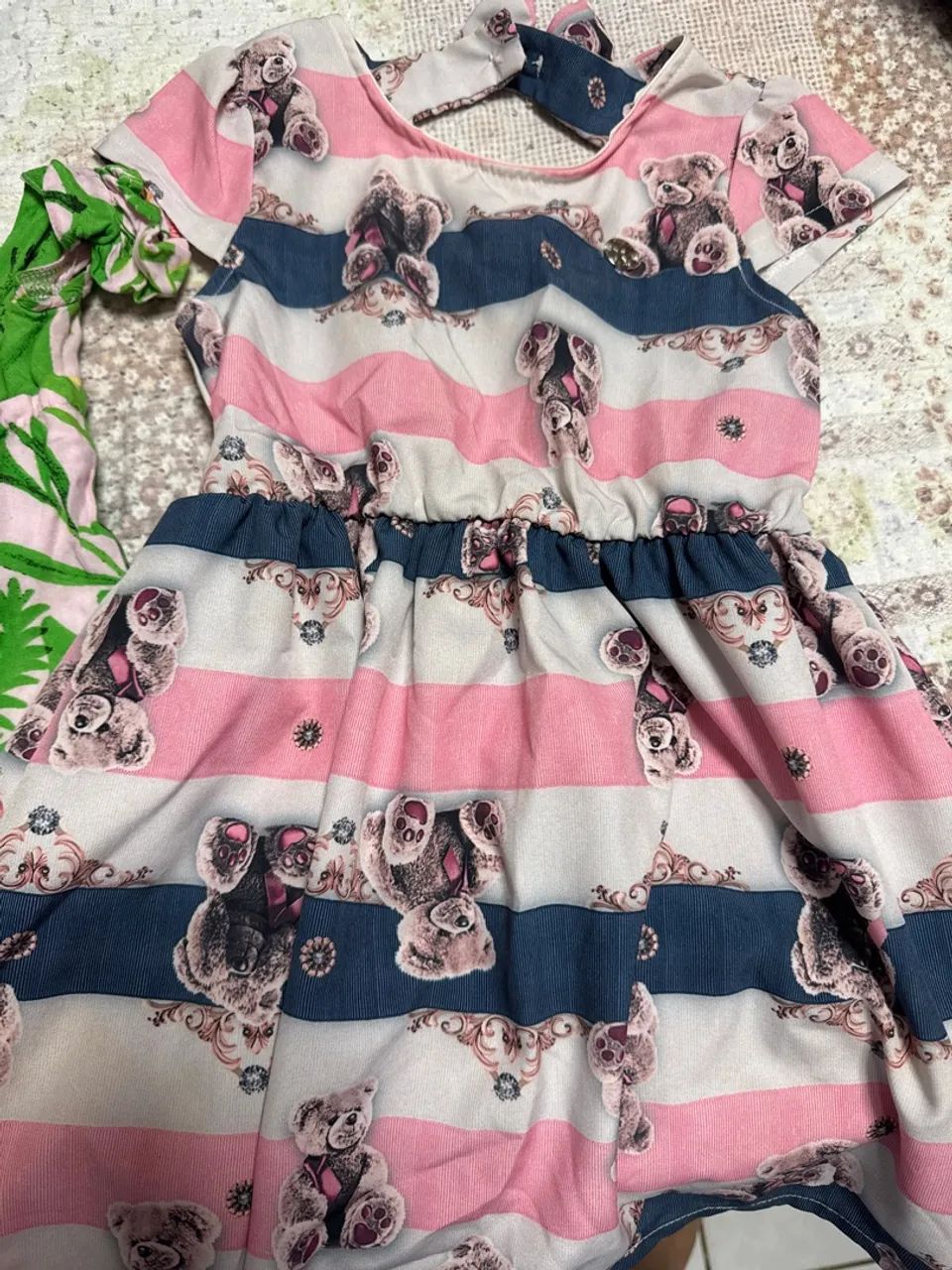 4 vestidinhos q veste até 5 anos - Foto 4