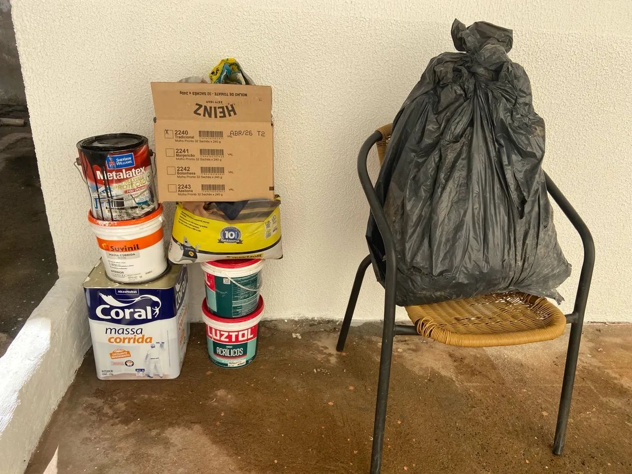 Tintas, massa corrida e acessórios para pintura