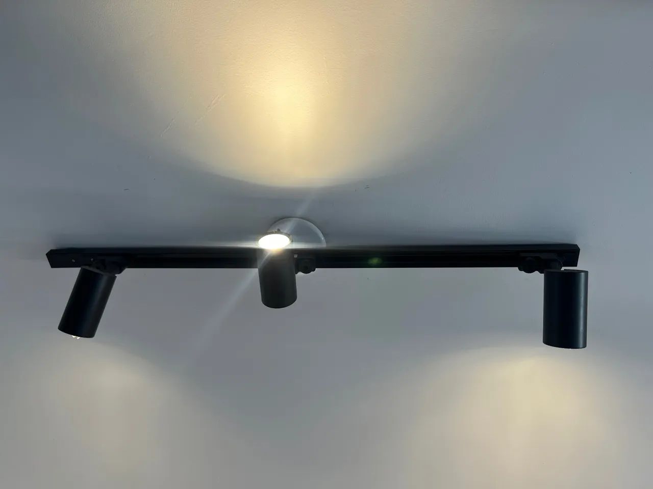 Trilho de Iluminação com 3 Spots LED - Foto 3